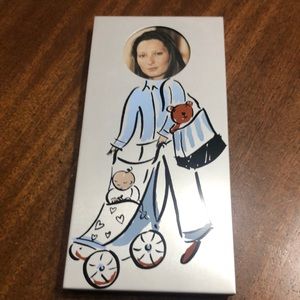 Adorable picture frame.